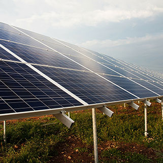 Panneau solaire sur toit maison