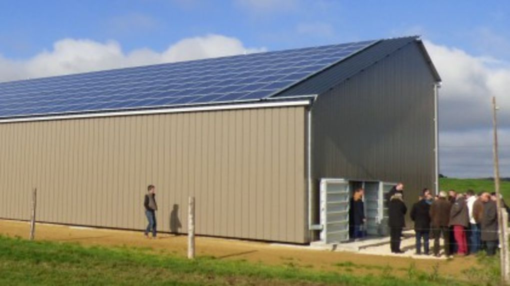 Installation panneau solaire sur hangar agricole