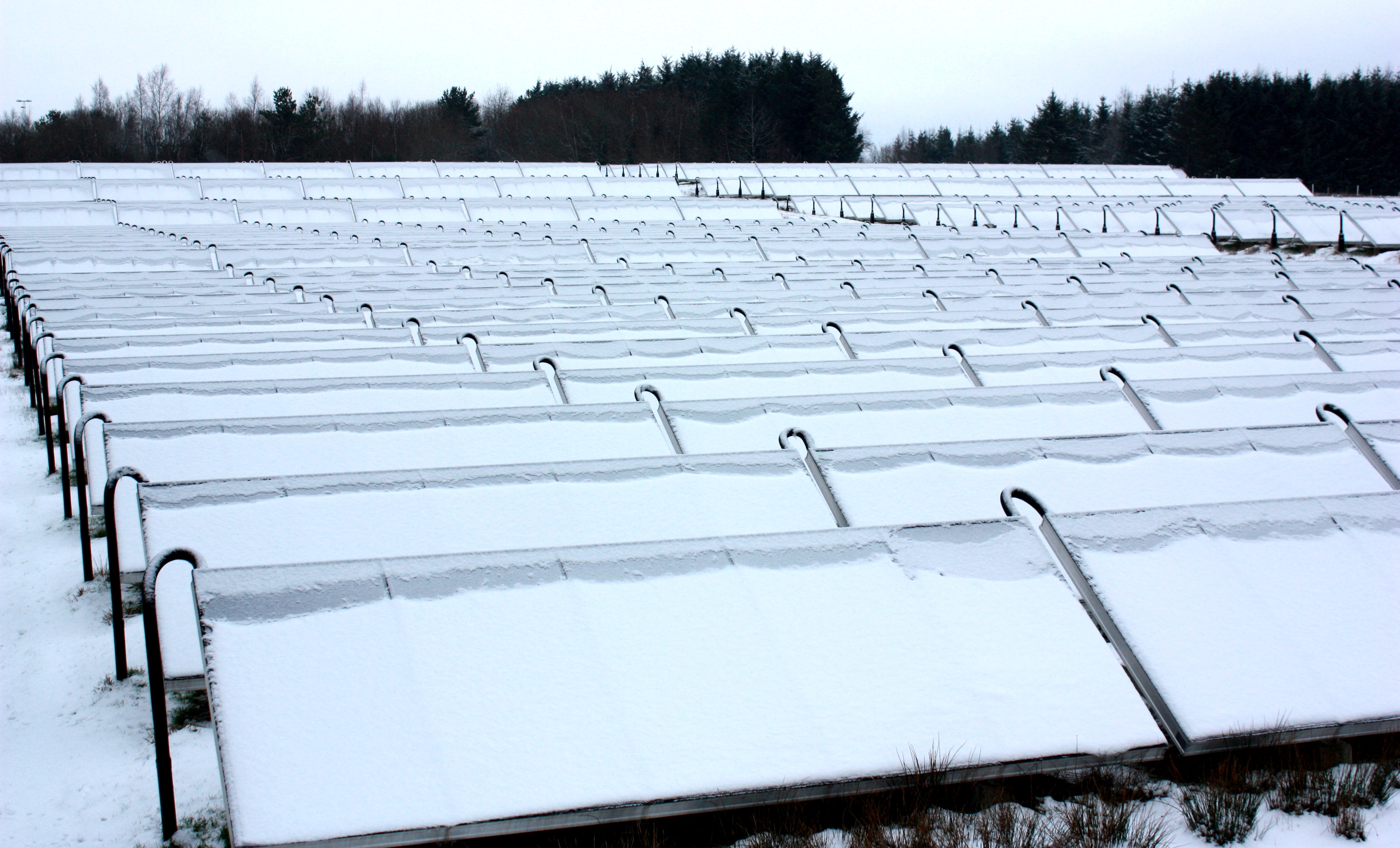 Panneau solaire sous la neige