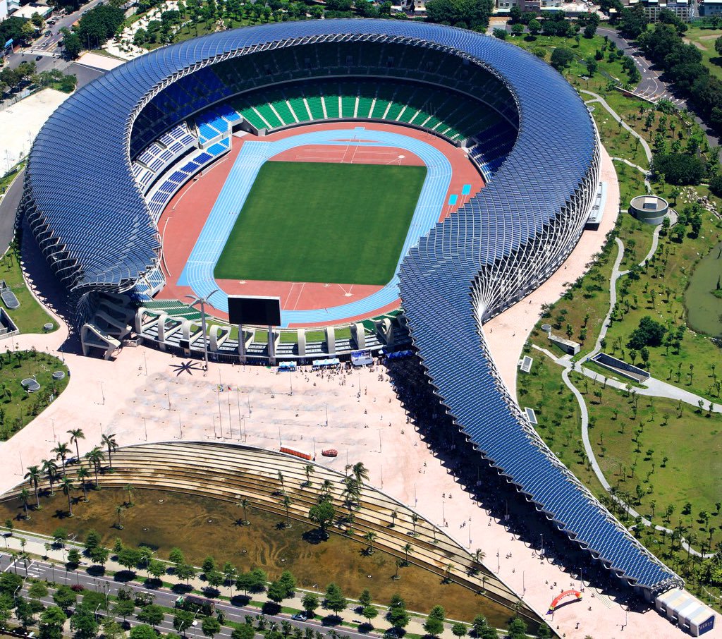 Stade foot panneau solaire