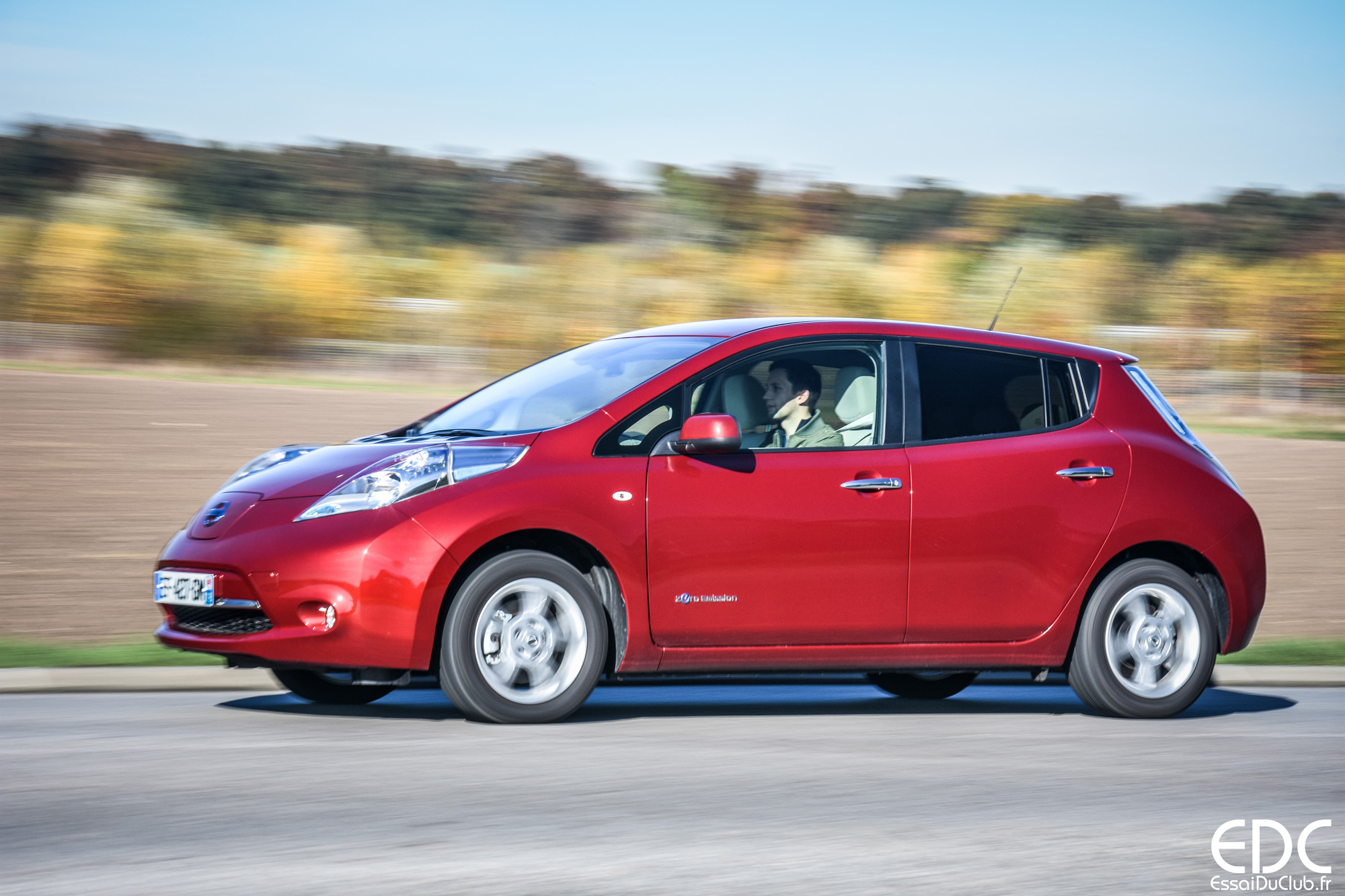 Panneau solaire sur nissan leaf