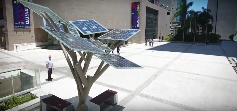 Panneau solaire mobilier urbain