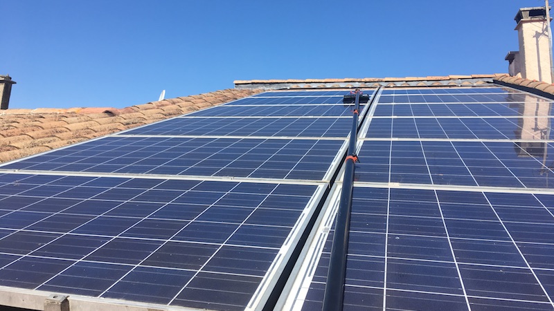 Matériel de nettoyage pour panneau solaire