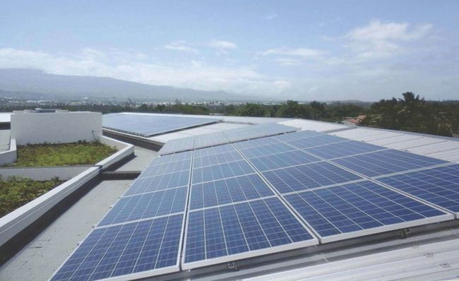Panneau solaire sur batiment industriel