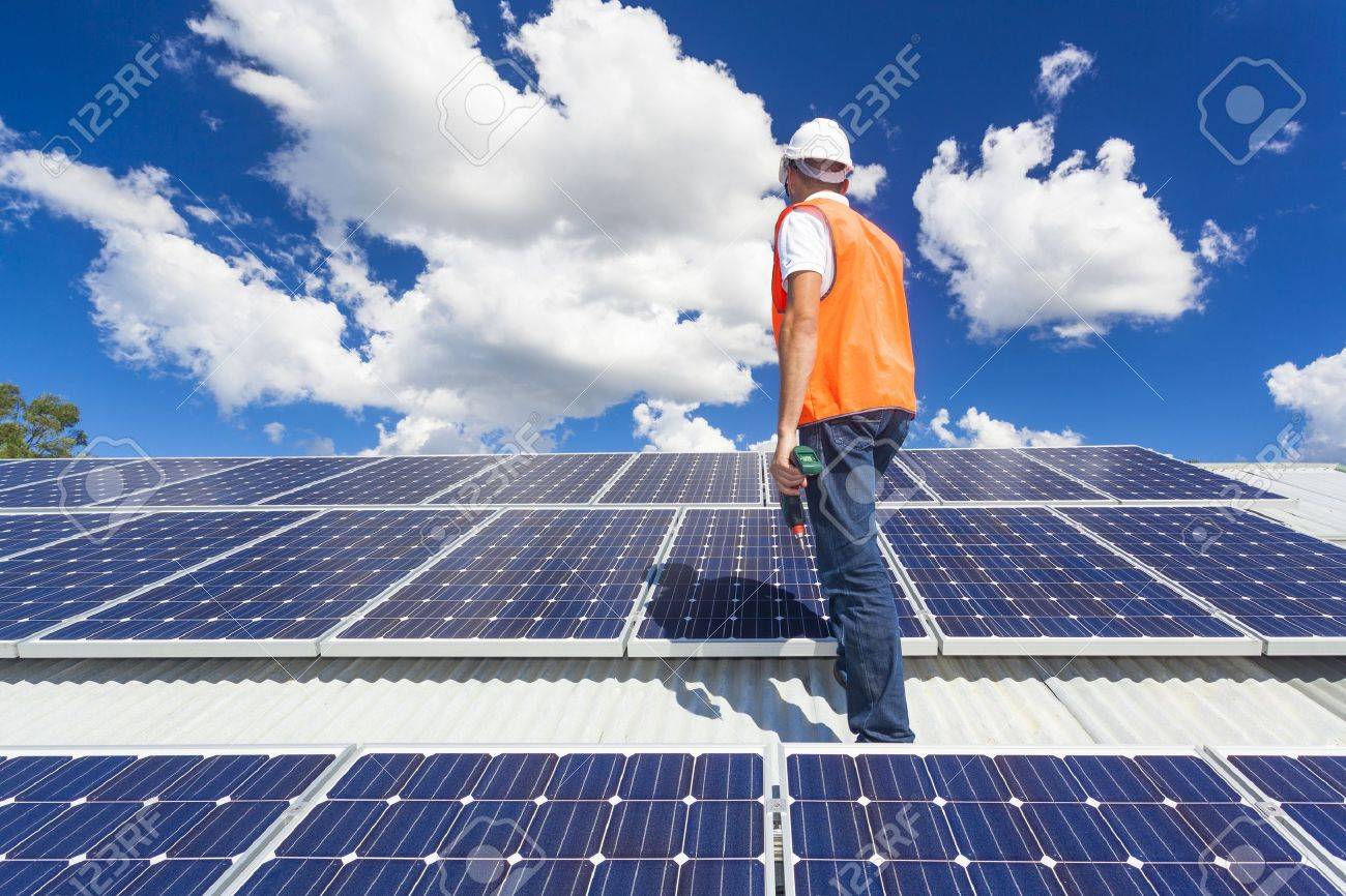 Technicien panneau solaire