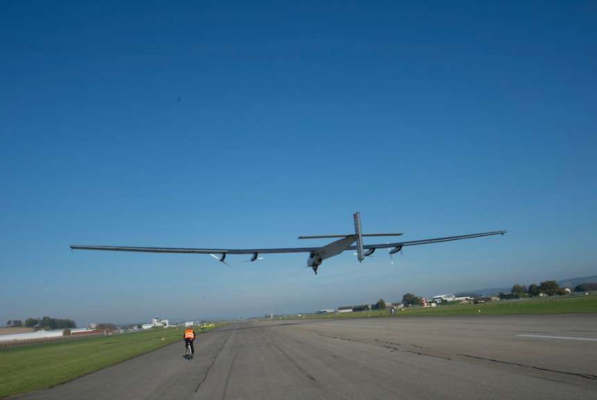 Avion panneau solaire tour du monde
