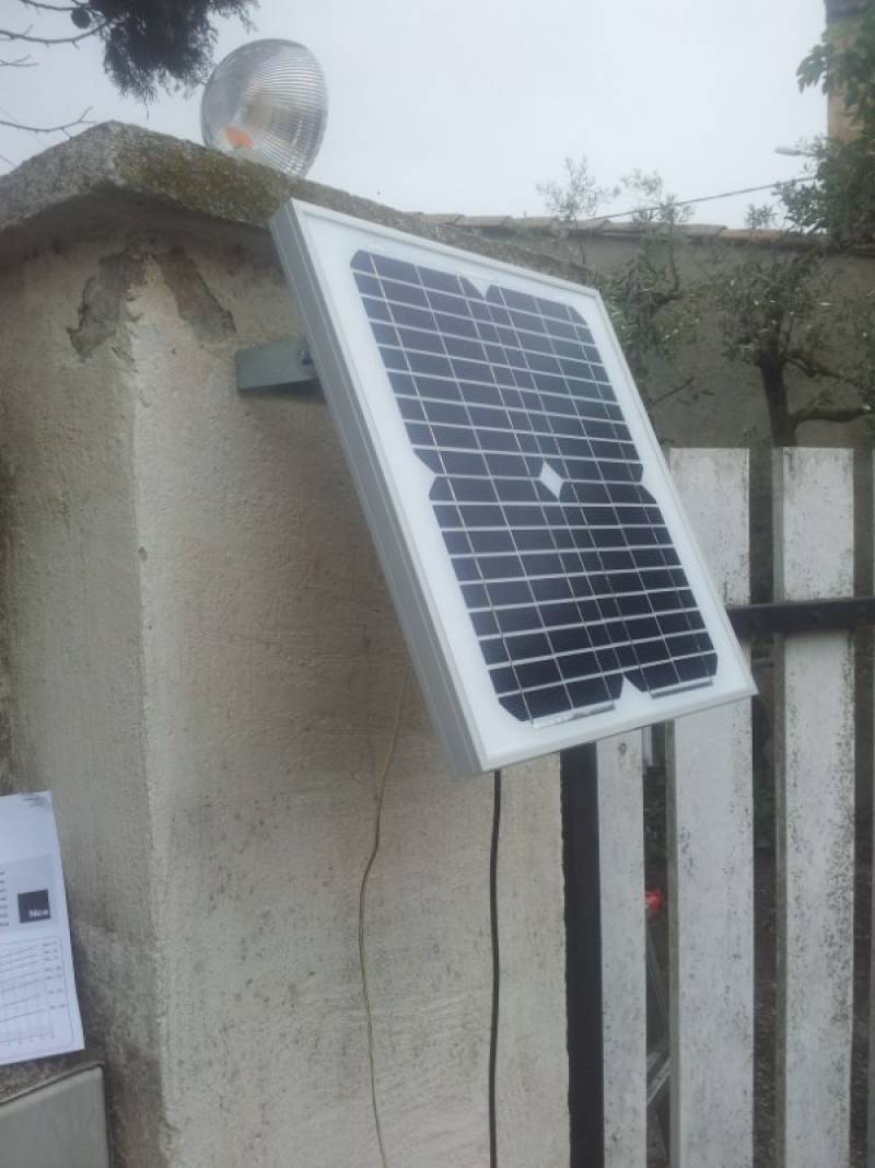 Motorisation portail avec panneau solaire