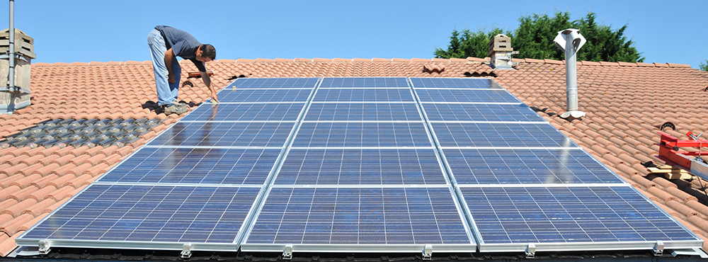 Différence panneau solaire thermique