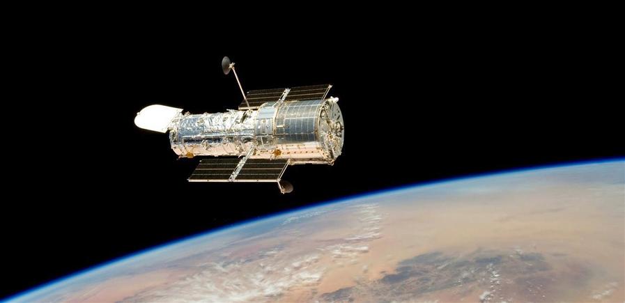 Hubble panneau solaire