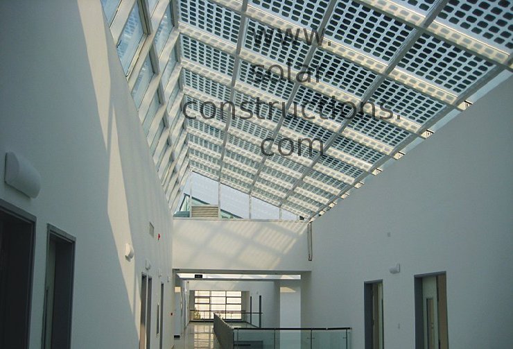 Auvent avec panneau solaire
