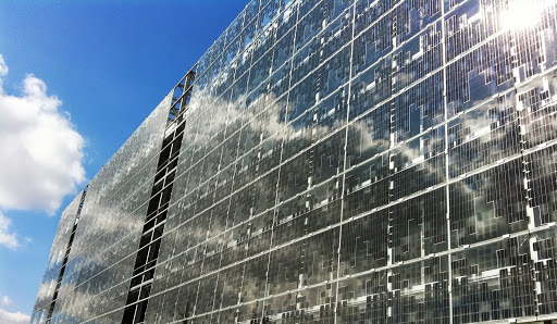 Panneau solaire photovoltaique transparent