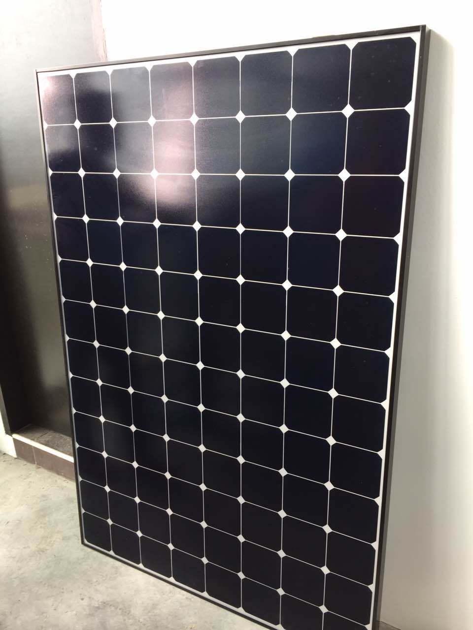 Panneau solaire sunpower 327