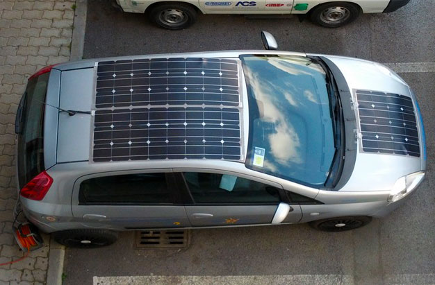 Voiture avec des panneau solaire
