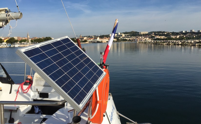 Fixation panneau solaire balcon bateau