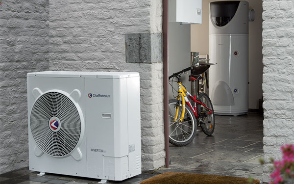 Pompe a chaleur qui souffle du froid