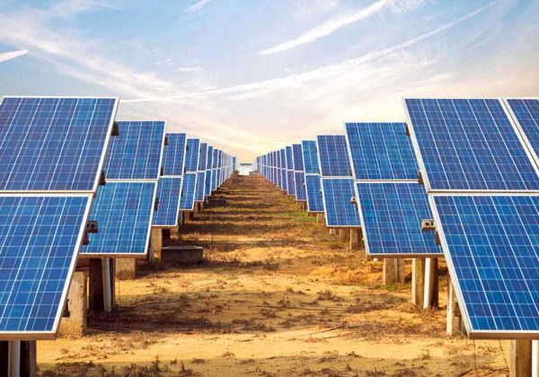 Panneau solaire photovoltaique la nuit