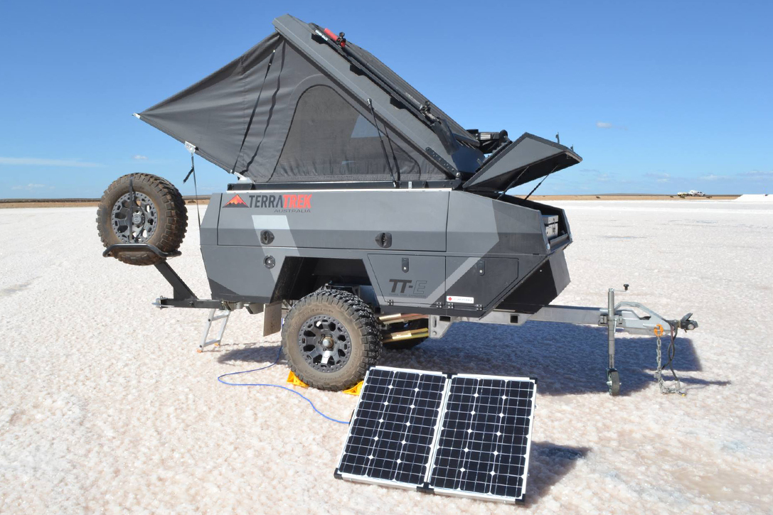 Remorque avec panneau solaire