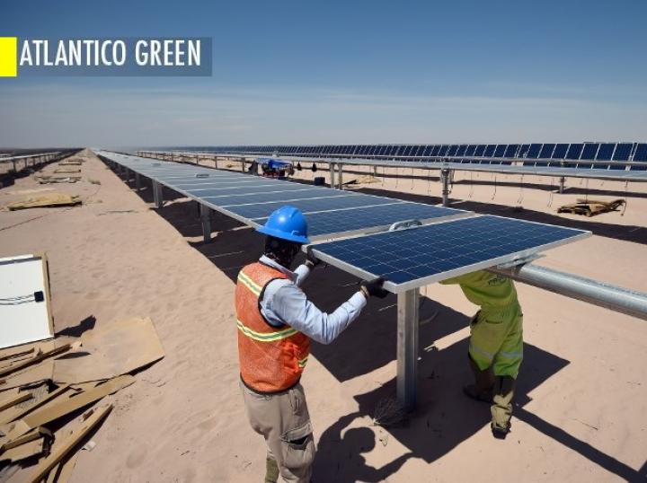 Panneau solaire plus éolienne