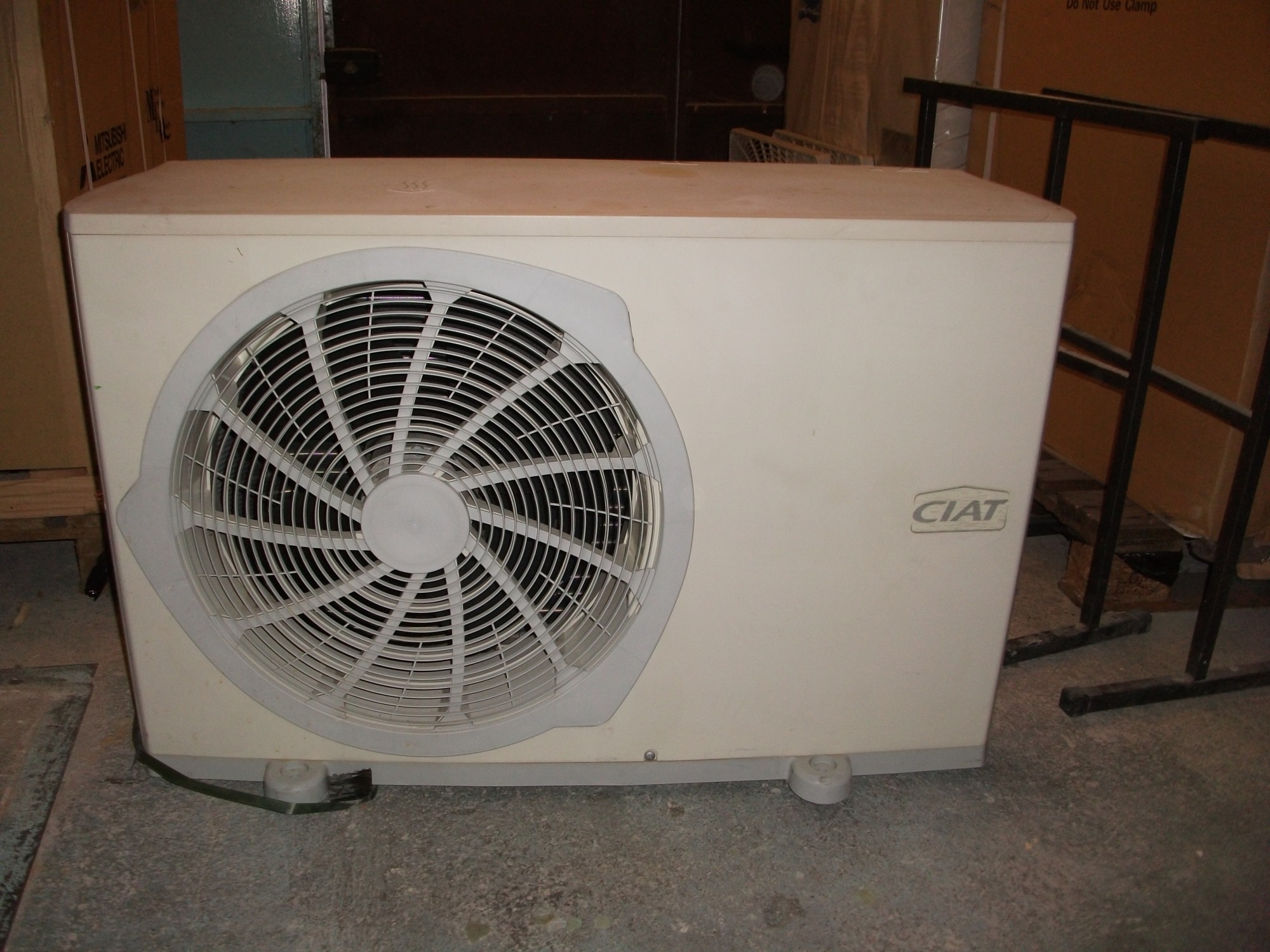 Pompe a chaleur ciat aqualis caleo 60h