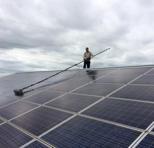 Panneau solaire photovoltaique entretien