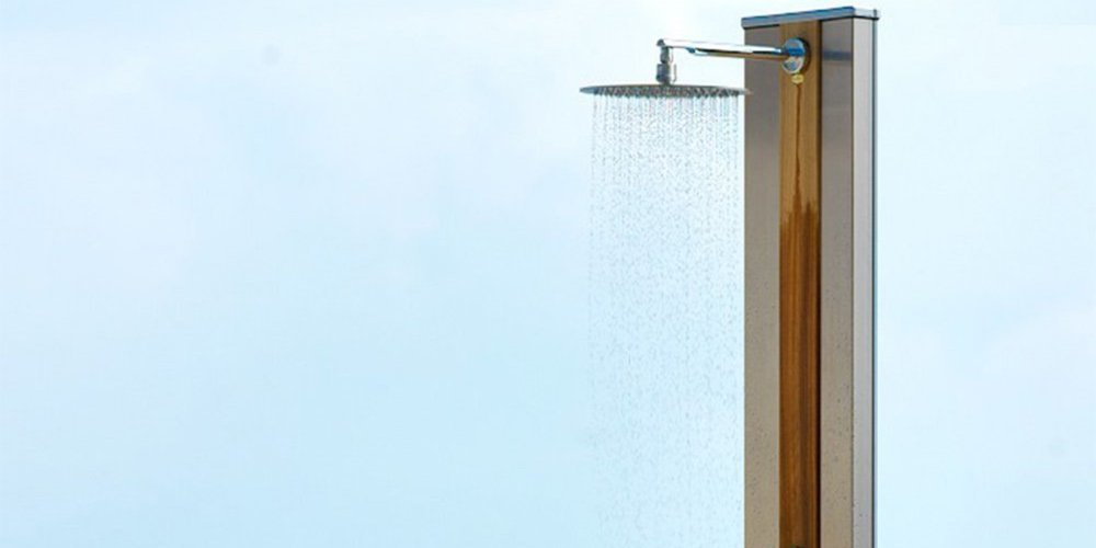 Douche exterieur panneau solaire