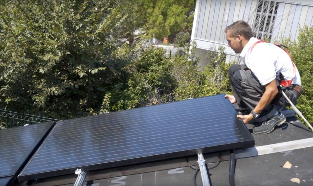 Panneau solaire sans fluide caloporteur