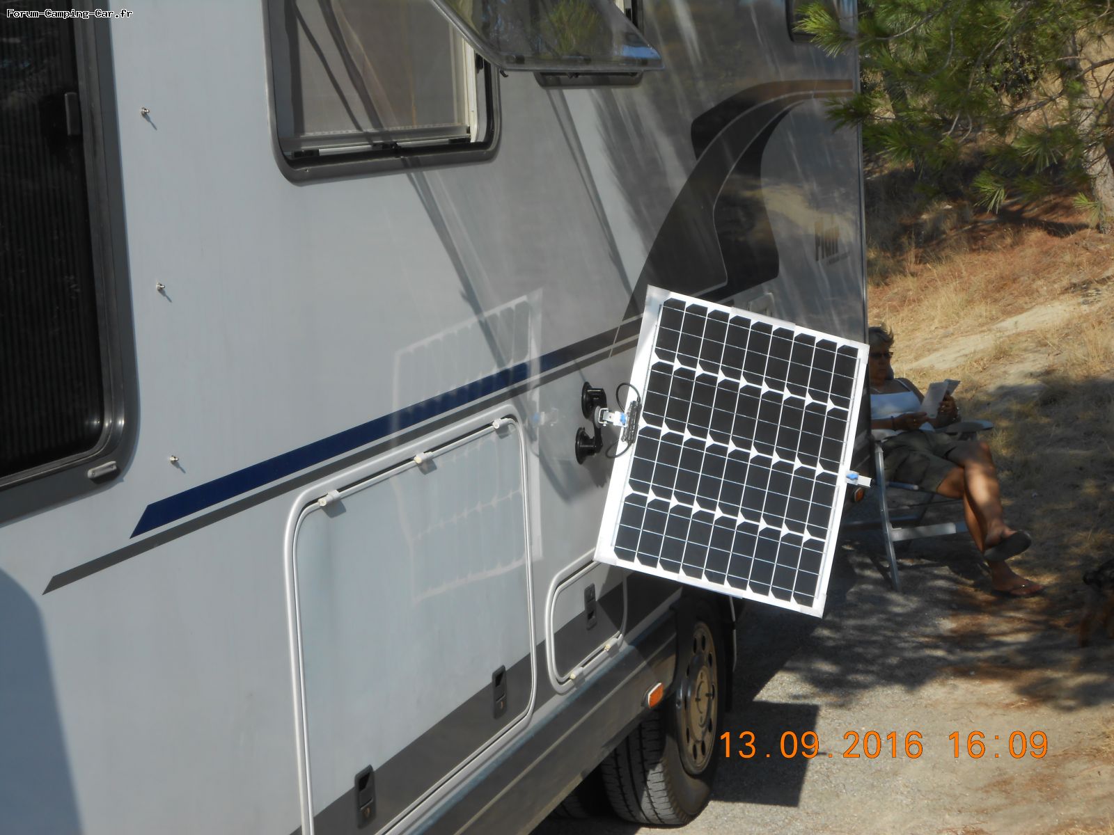 Prix panneau solaire orientable camping car