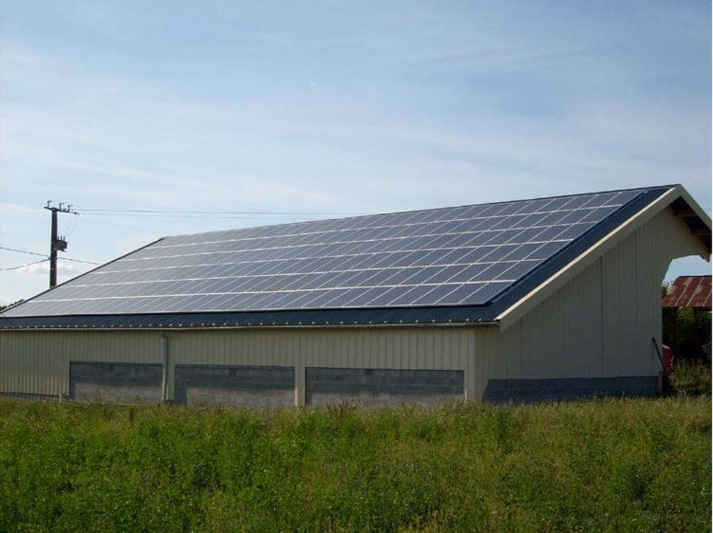 Panneau solaire sur batiment agricole
