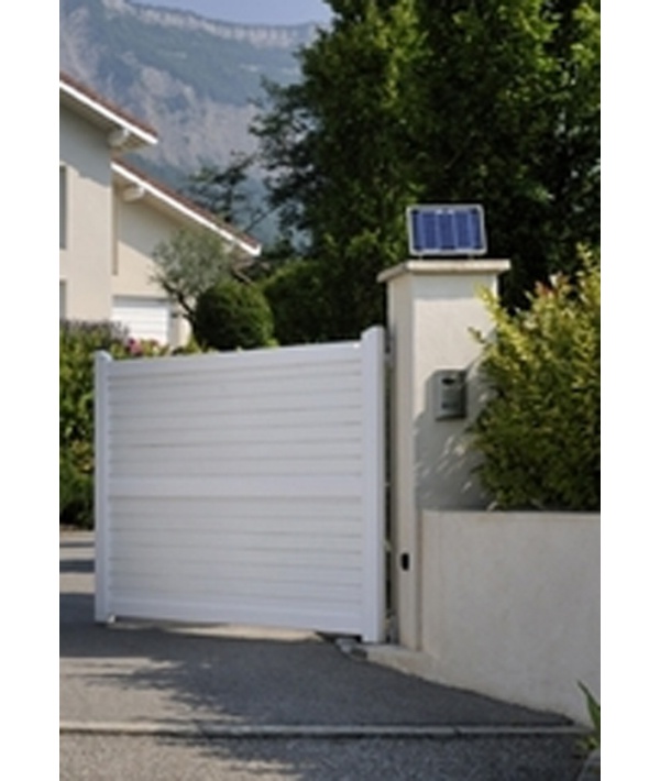 Automatisme de portail avec panneau solaire