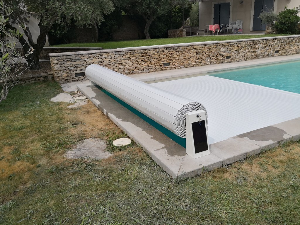Panneau solaire pour volet piscine