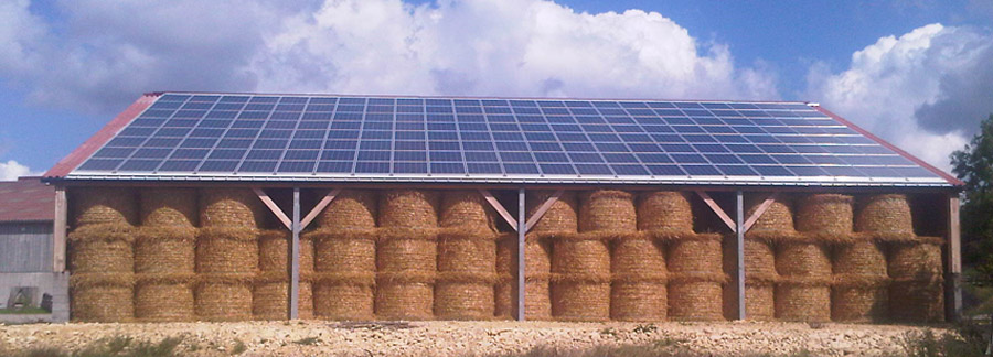Panneau solaire sur hangar agricole