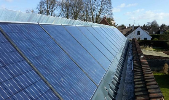 Panneau solaire photovoltaique intégré