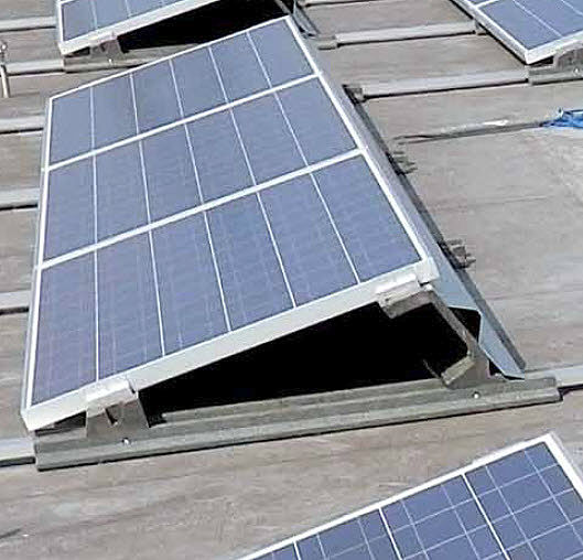 Panneau solaire à plat
