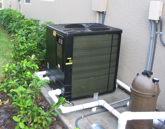 Flaque d'eau sous pompe a chaleur