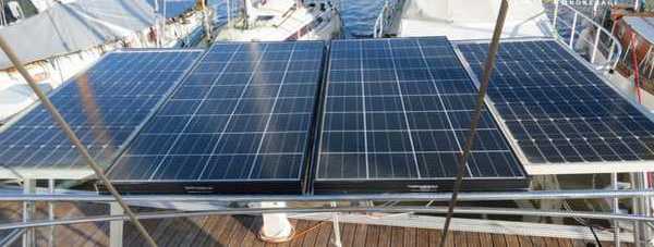 Installer un panneau solaire sur un bateau