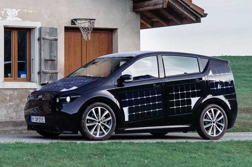 Panneau solaire sur voiture
